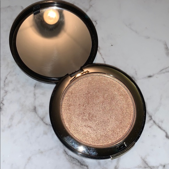 Give Me Glow Transcendent Foiled Highlighter - Picture 2 of 11